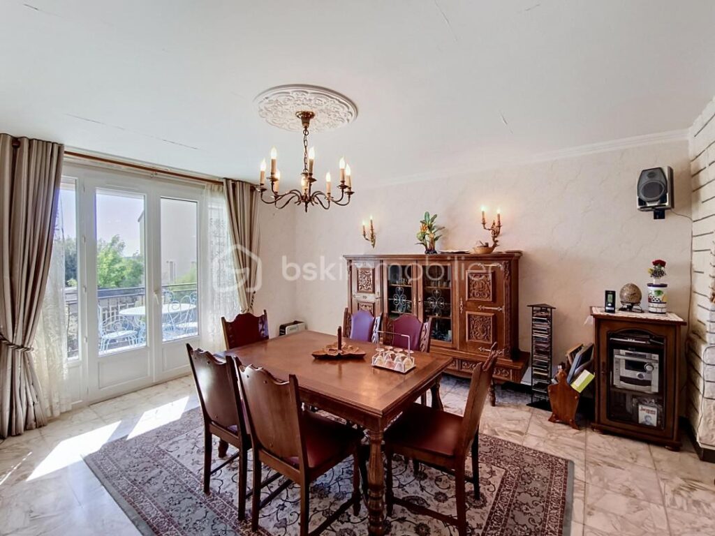 Maison familiale avec sous-sol total – Secteur calme et recherché de Louvres – 7 pièces – 4 chambres – 132 m²