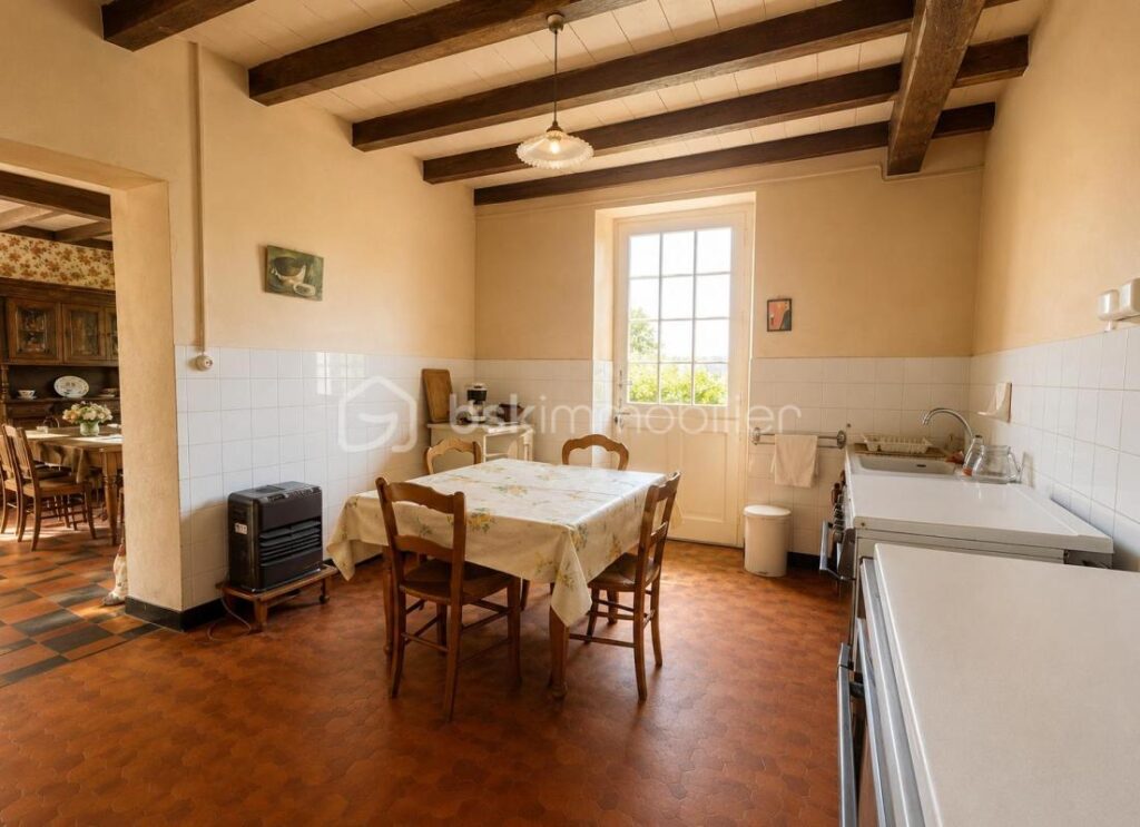 Maison de campagne à rénover – Vue Pyrénées – Fort potentiel – 4 pièces – 3 chambres – 84 m²