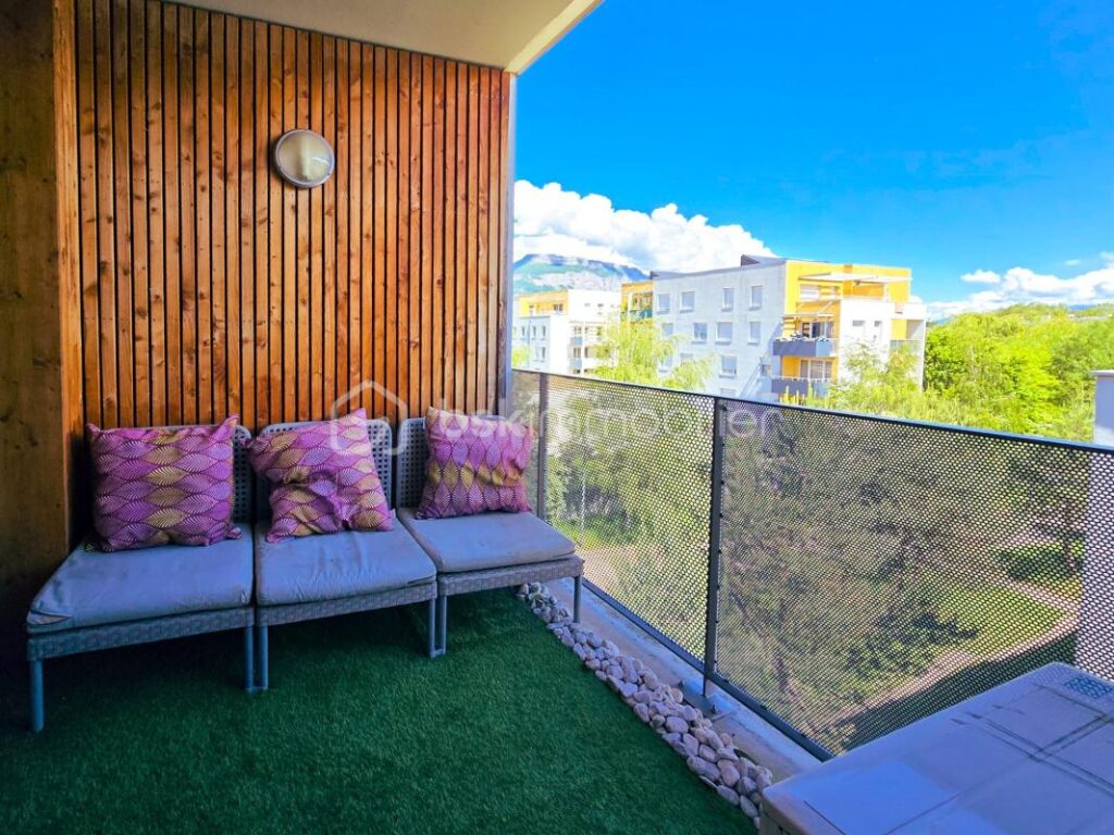 Grenoble 38100 – Appartement T4 meublé avec terrasse, cave et garage possible en sus – 4 pièces – 3 chambres – 75 m²
