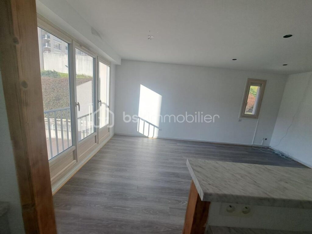 appartement type 3 lumineux avec vue dégagée, ascenseur, parking couvert et cave – 4 pièces – 2 chambres – 67 m²