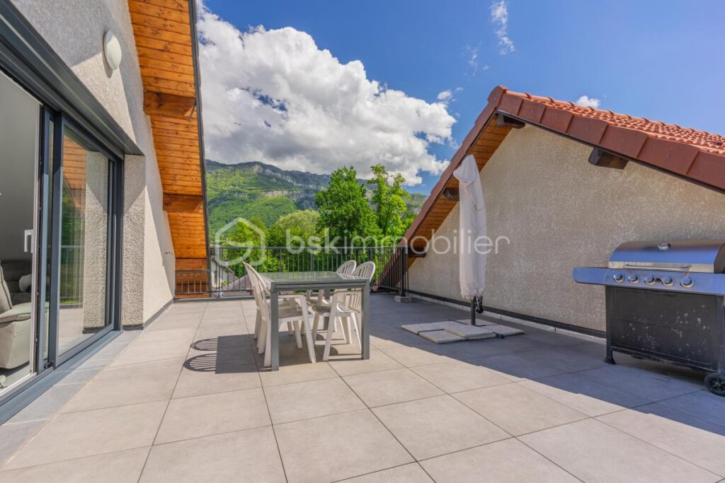 Magnifique T4 avec terrasses panoramiques – Viviers-du-Lac ✨ – 4 pièces – 3 chambres – 89 m²