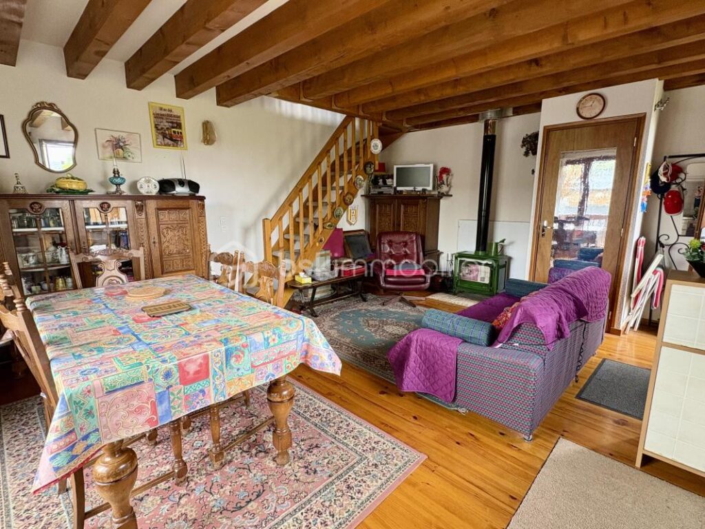 EXCLUSIVITÉ – Chalet avec jardin, grand garage et mezzanine – Saillagouse(66) – 3 pièces – 2 chambres – 51 m²