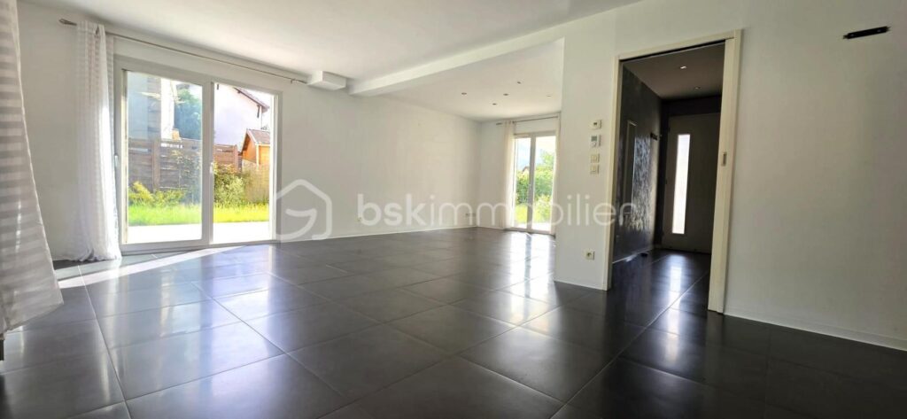 MAISON 4 CHAMBRES SUR TERRAIN DE 510 M² – 5 pièces – 4 chambres – 131 m²