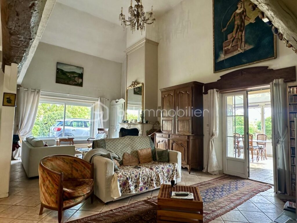 Maison de caractère – 8 pièces – 7 chambres – 250 m²