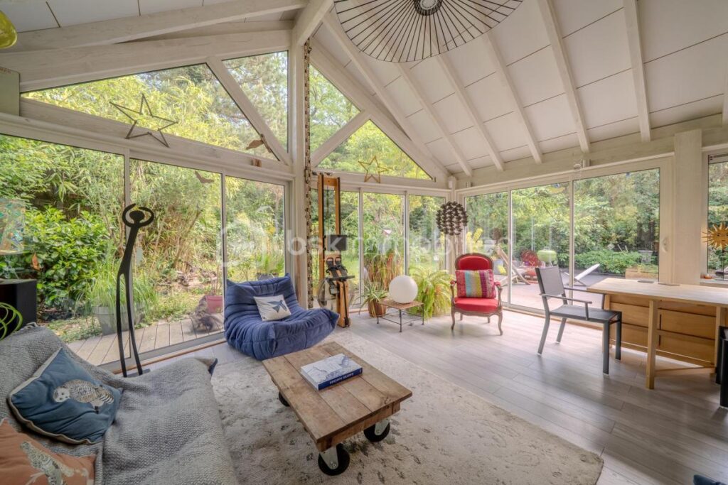 Grande maison familiale en lisière de bois – 8 pièces – 4 chambres – 190 m²