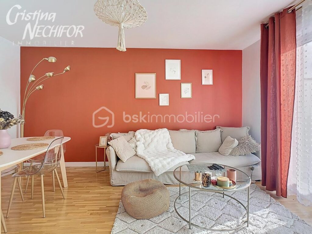 Superbe F3 au Dernier étage avec Balcon, 2 places de Parking et Cave – Quartier du Parc des Frênes – 3 pièces – 2 chambres – 62 m²