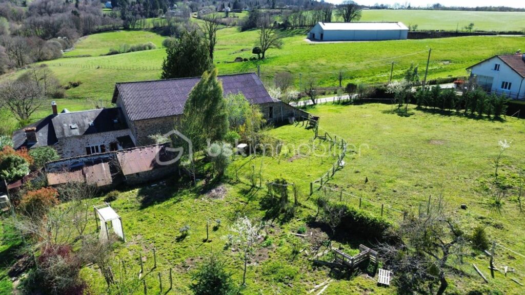 Ensemble Immobilier de 97 m² – 5 pièces – 2 chambres – 97 m²