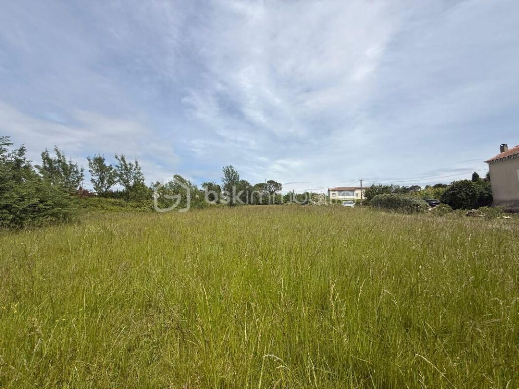 Terrain de 1200 m² à Saint Hilaire de Brethmas – NR pièces – NR chambres – 1200 m²