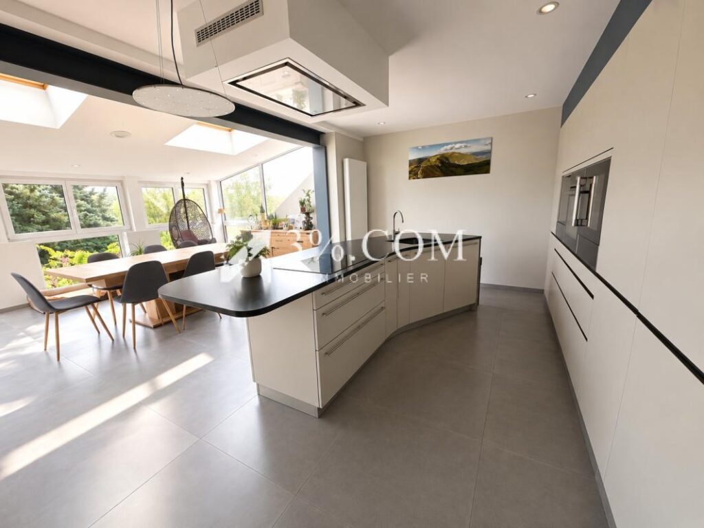 MAISON – 190 M2 – 6 CHAMBRES – JARDIN – DAMELEVIERES – 9 pièces – 6 chambres – 190 m²