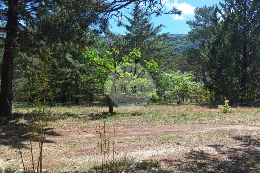 Terrain à vendre à Plan-d&rsquo;Aups-Sainte-Baume