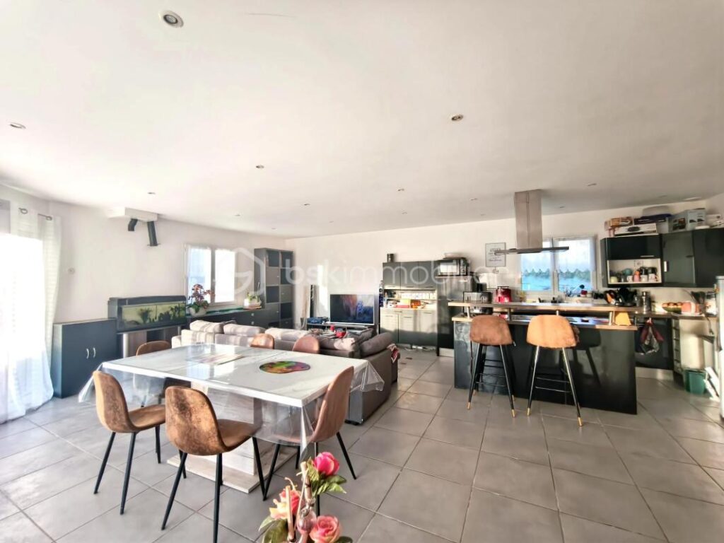 Plain-pied lumineux avec vue dégagée – laissez-vous séduire – 6 pièces – 3 chambres – 116 m²
