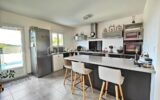 MONTREDON DES CORBIÈRES – VILLA R+1 – 120m² habitable – 3 CHAMBRES – DRESSING – CLIMATISATION RÉVERSIBLE – GARAGE – PISCINE EN DUR – VUE EXCEPTIONNELLE – 4 pièces – 3 chambres – 120 m²