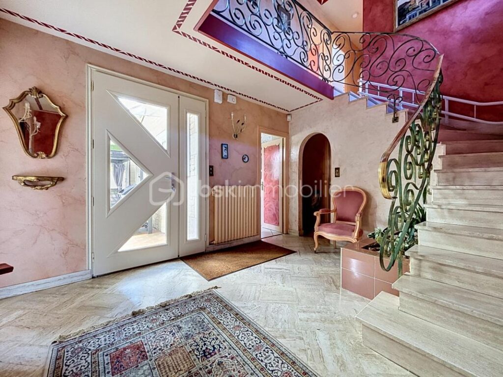 Propriété à Bressuire – 7 pièces – 4 chambres – 164 m²