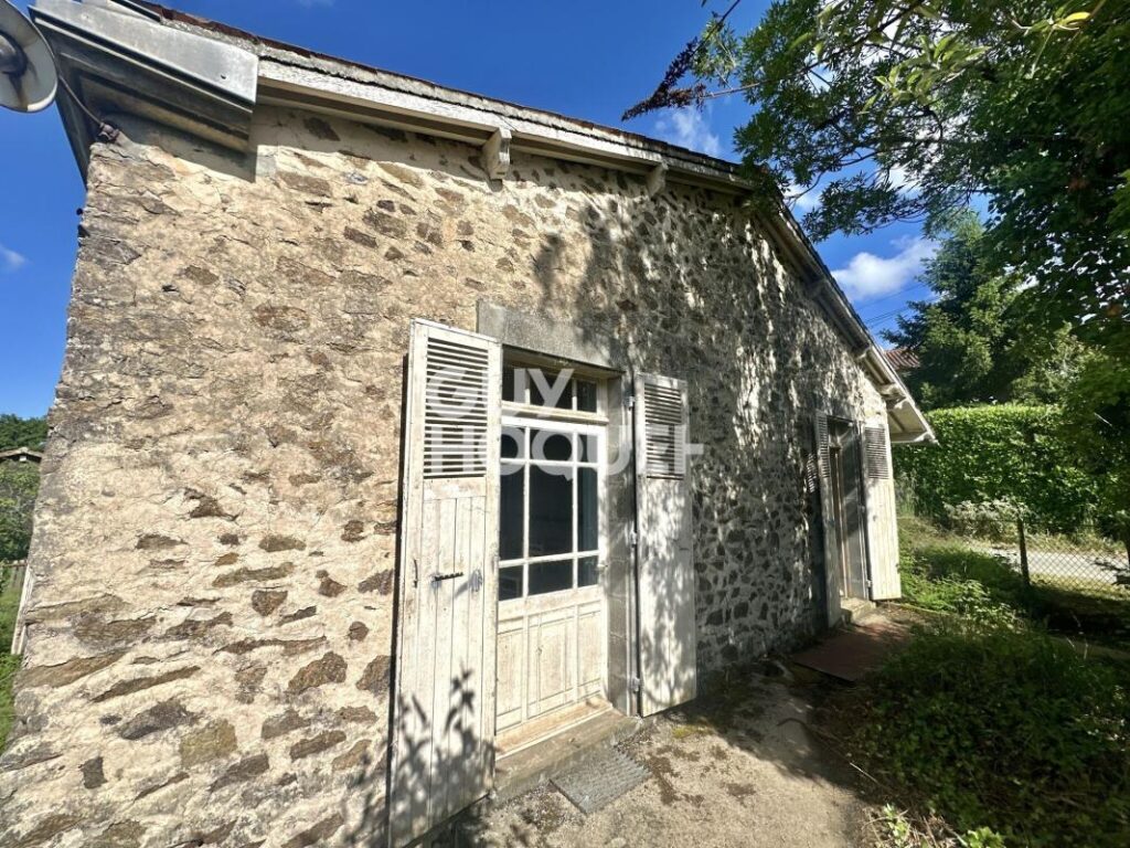 Maison à rénover – 4 pièces – 3 chambres – 110 m²