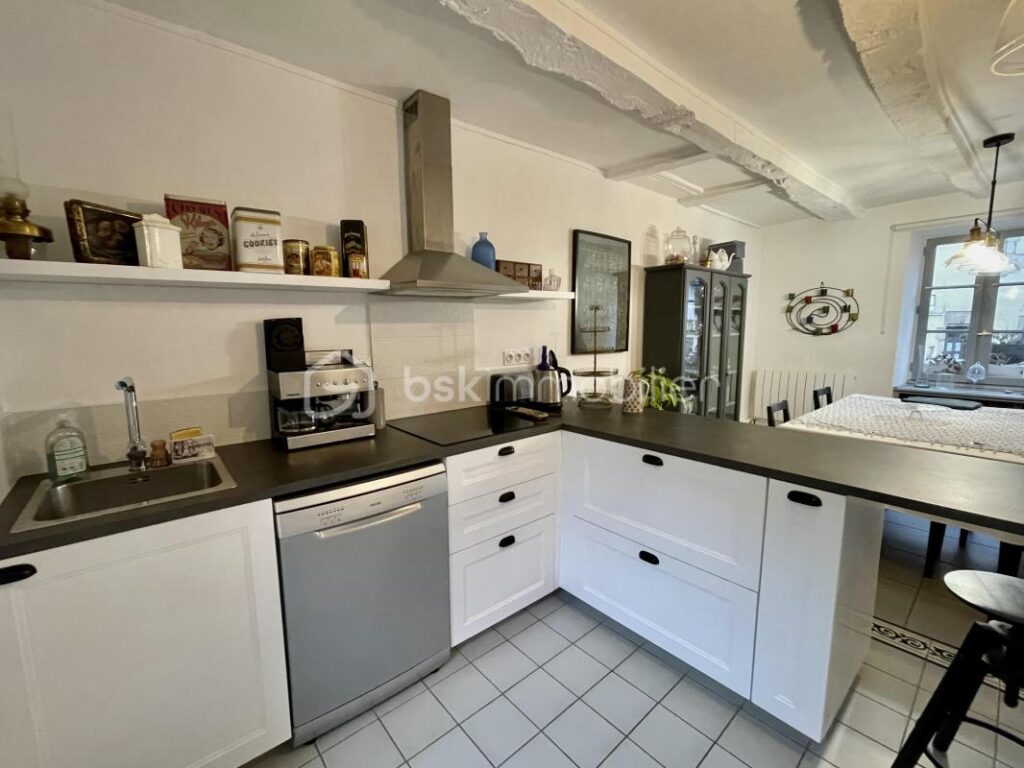 JOSSELIN – Maison de caractère avec jardin en surplomb et vue château – 7 pièces – 3 chambres – 132 m²
