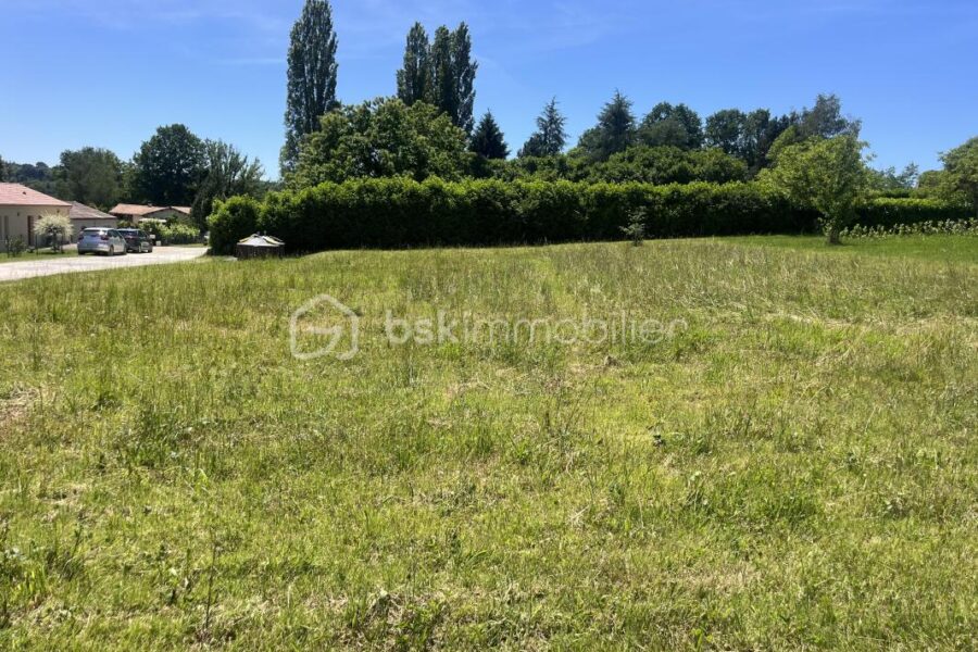 Terrain à vendre à La douze