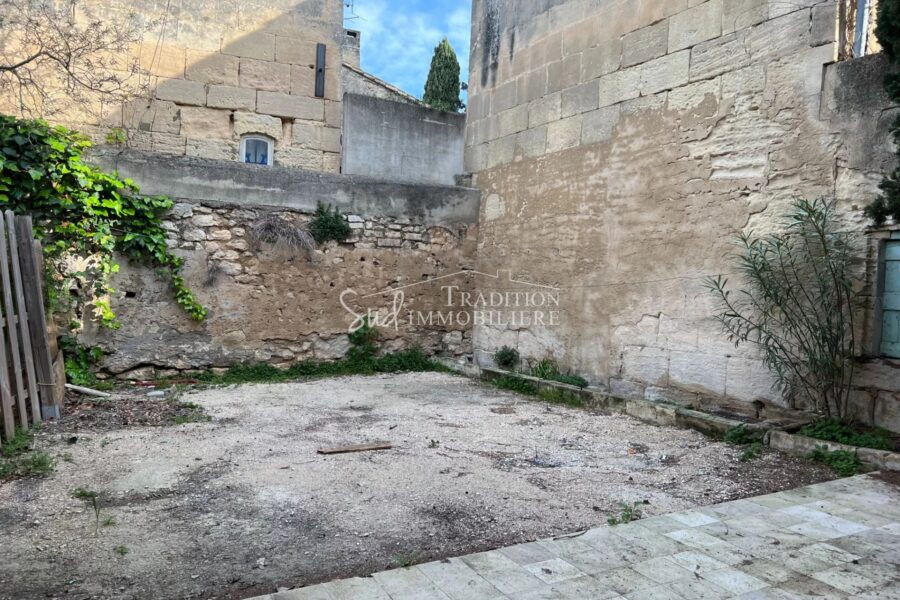 Maison à vendre à Fontvieille — Vue sur la ville — photo 7