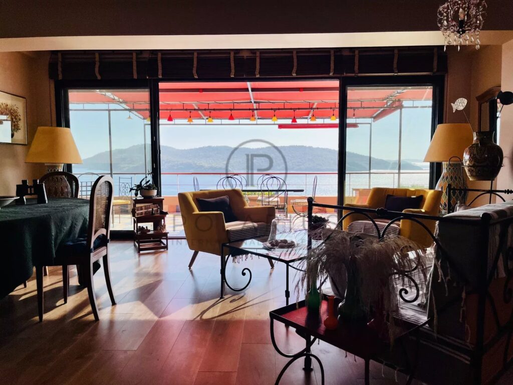 Charmante villa avec vue mer sur l&rsquo;Île du Levant – 4 pièces – 3 chambres – 120.5 m²