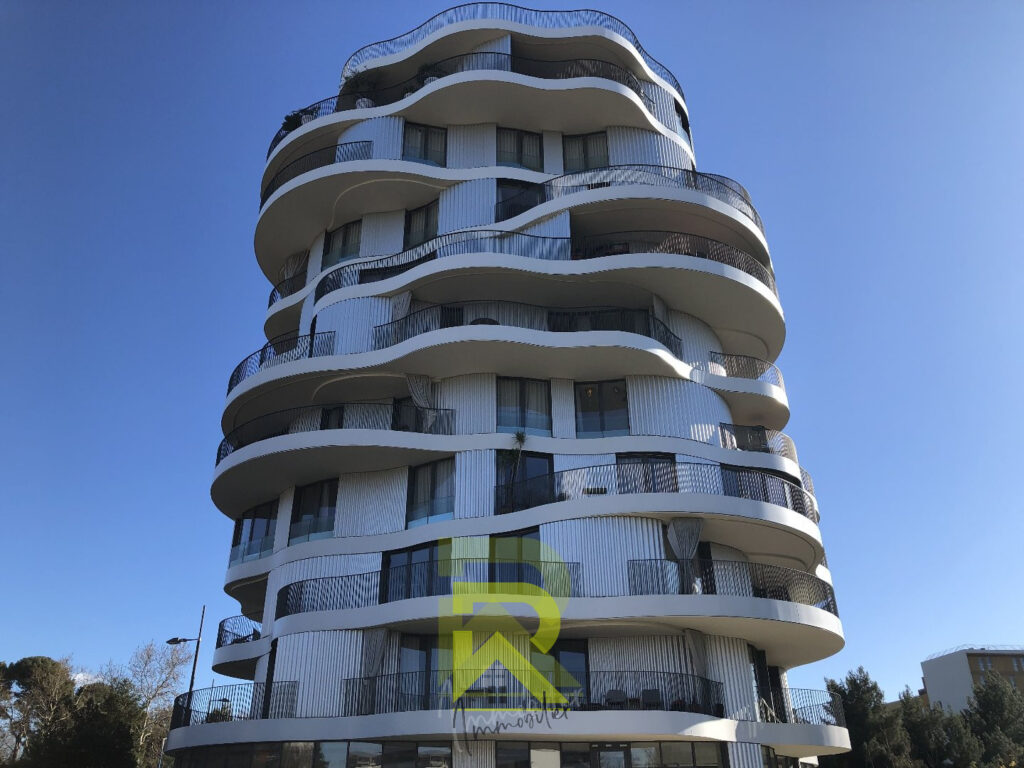 À Montpellier, appartement avec terrasse en vente avec R Imm – 3 pièces – 2 chambres – 64.75 m²