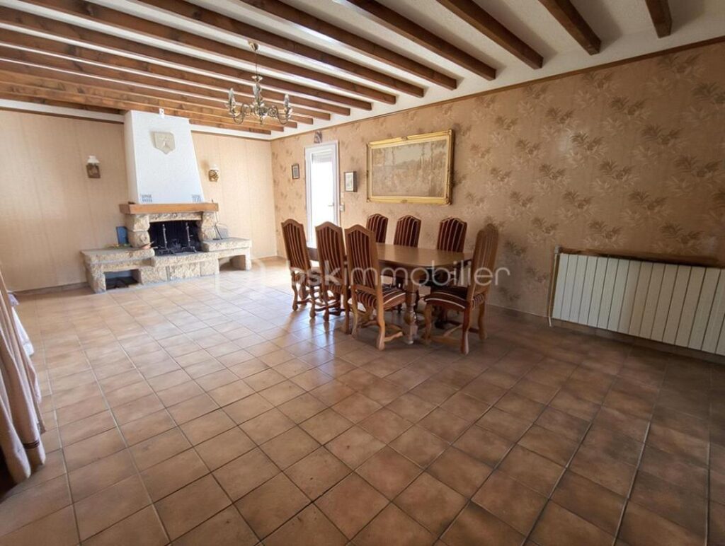 ✨ Et si votre prochain coup de cœur se trouvait ici… aux Biards (50540) ? ✨ – 3 pièces – 2 chambres – 100 m²