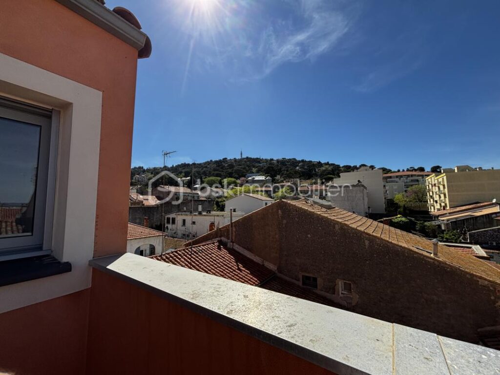 T3 en Duplex d’exception avec terrasse, vue Saint-Clair – haut standing à Sète – 3 pièces – 2 chambres – 81 m²