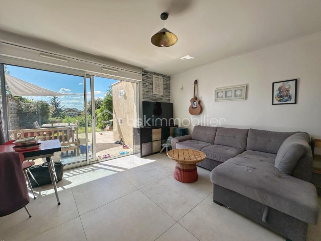 T2 avec jardin et terrasse – Vue dégagée & soleil couchant – Villaz – 2 pièces – 1 chambre – 46 m²