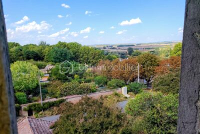 Volumes et potentiel – Maison de 240 m² avec vue dégagée sur la Garonne – 7 pièces – 4 chambres – 207 m²