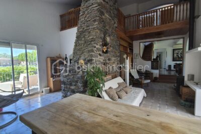 A VENDRE MAISON DE CARACTERE DE 278M² SUR TERRAIN DE 1562M² DONT UNE PARTIE CONSTRUCTIBLE A CERET – CENTRE VILLE – PROCHE DE TOUS LES COMMERCES ET DES ECOLES A PIED – AUCU VIS A VIS – PROCHE DU STADE – 11 pièces – 6 chambres – 278 m²