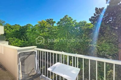 RUEIL-MALMAISON – Résidence du Bois Préau – Studio dernier étage vue arborée avec balcon, parking et cave – 1 pièce – NR chambres – 26 m²