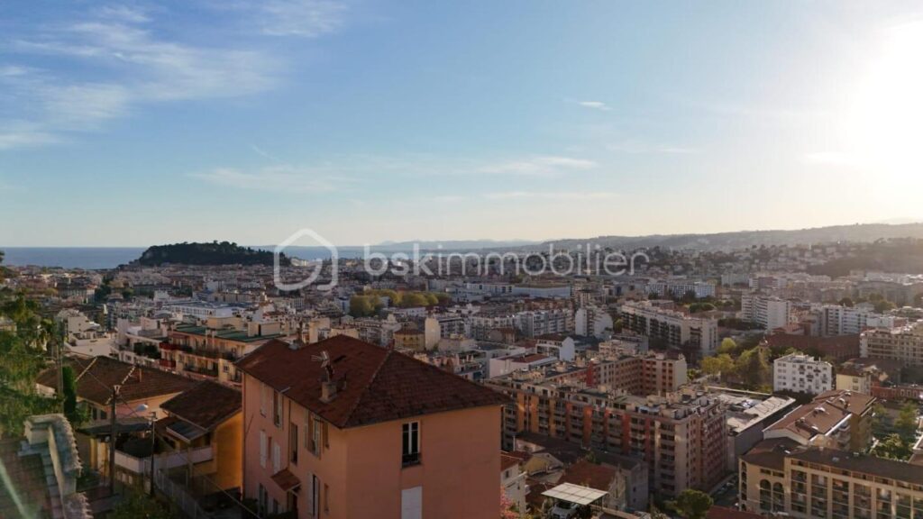 4 PIÈCES – VUE MER – ENVIRONNEMENT CALME – RÉSIDENCE RECENTE – 4 pièces – 3 chambres – 105 m²