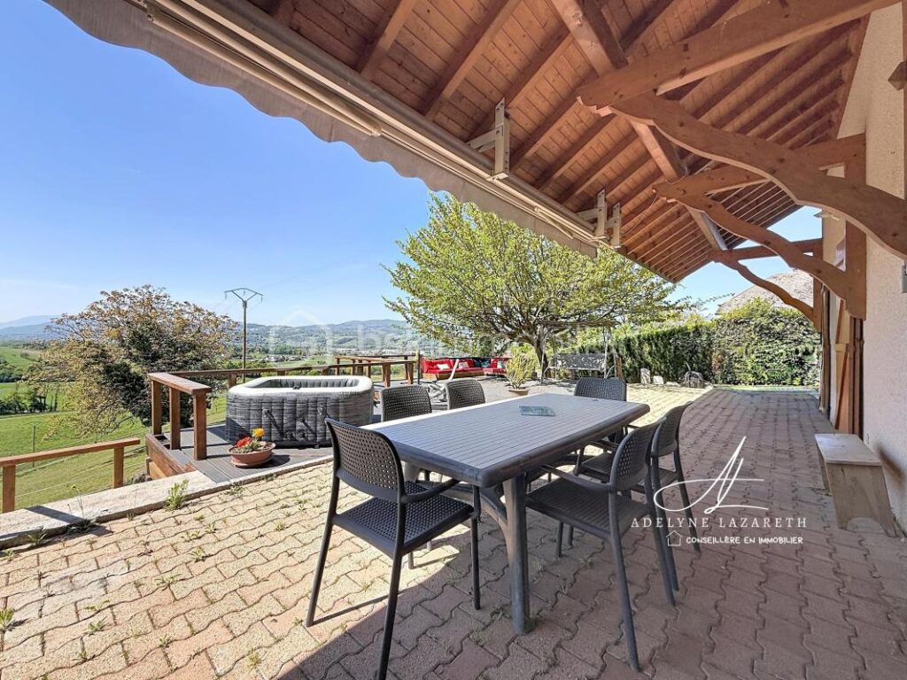 Maison individuelle avec vue panoramique – Fort potentiel jusqu’à 170 m² habitables – 4 pièces – 3 chambres – 102 m²