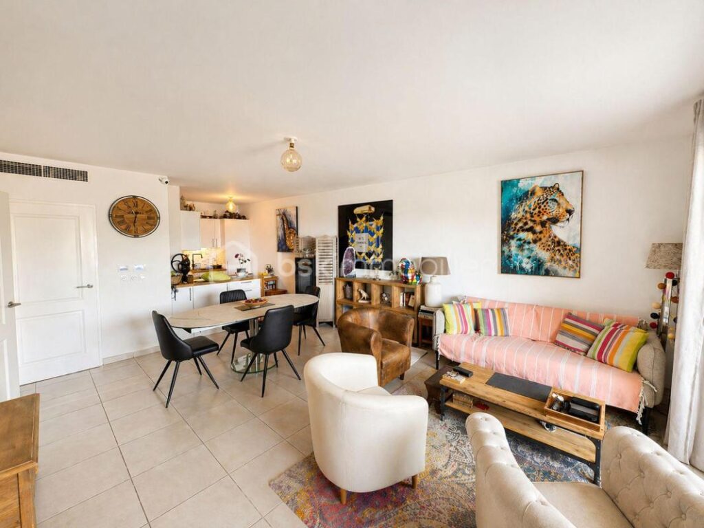 THEOULE / MER – APPT 3 PIECES – 67M² – VUE MER – PARKING – 5 MIN A PIED DE LA PLAGE – 3 pièces – 2 chambres – 67 m²