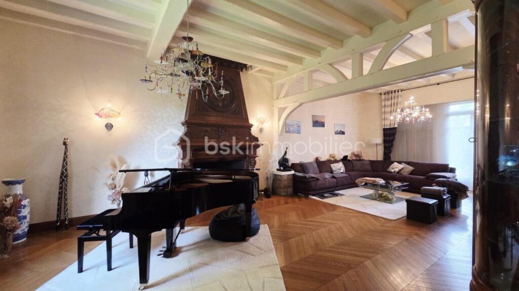 PROPRIETE D&rsquo;EXCEPTION AVEC PARC – PAS DE TRAVAUX – 12 pièces – 5 chambres – 353 m²