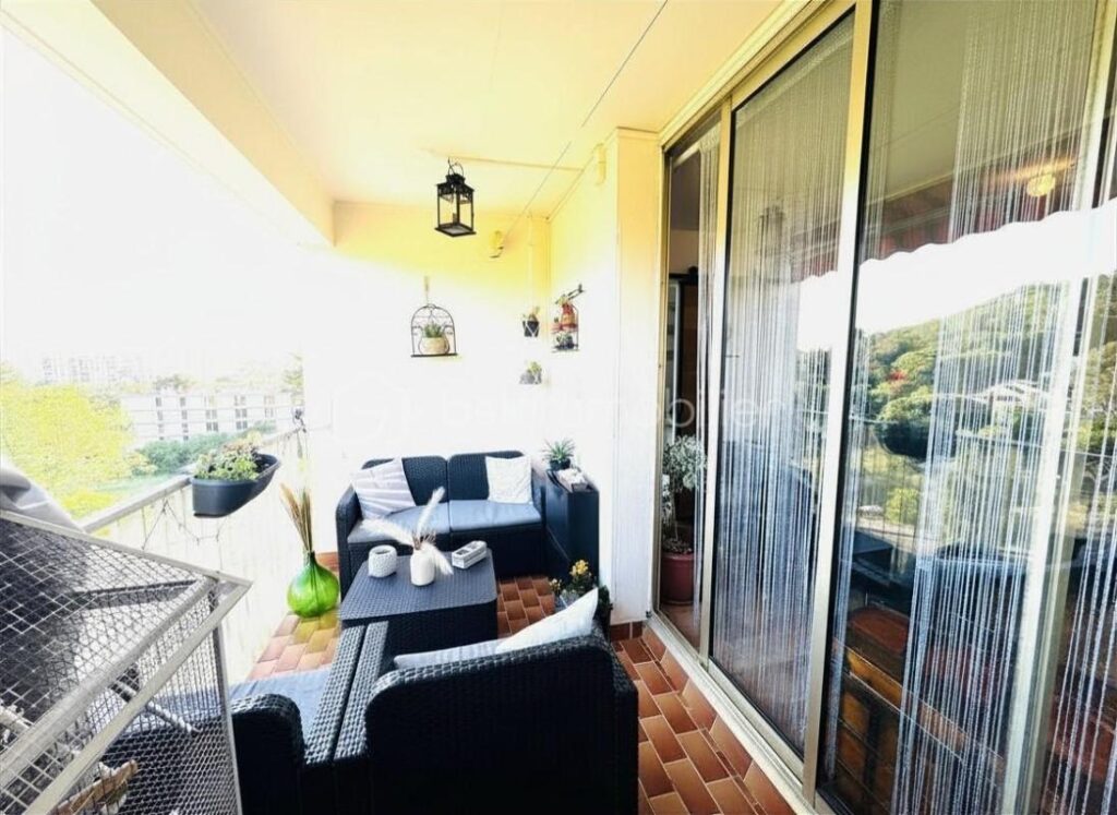 Appartement T4 de 78 m2 avec place de parking – Marseille 12 e – 4 pièces – 3 chambres – 77 m²