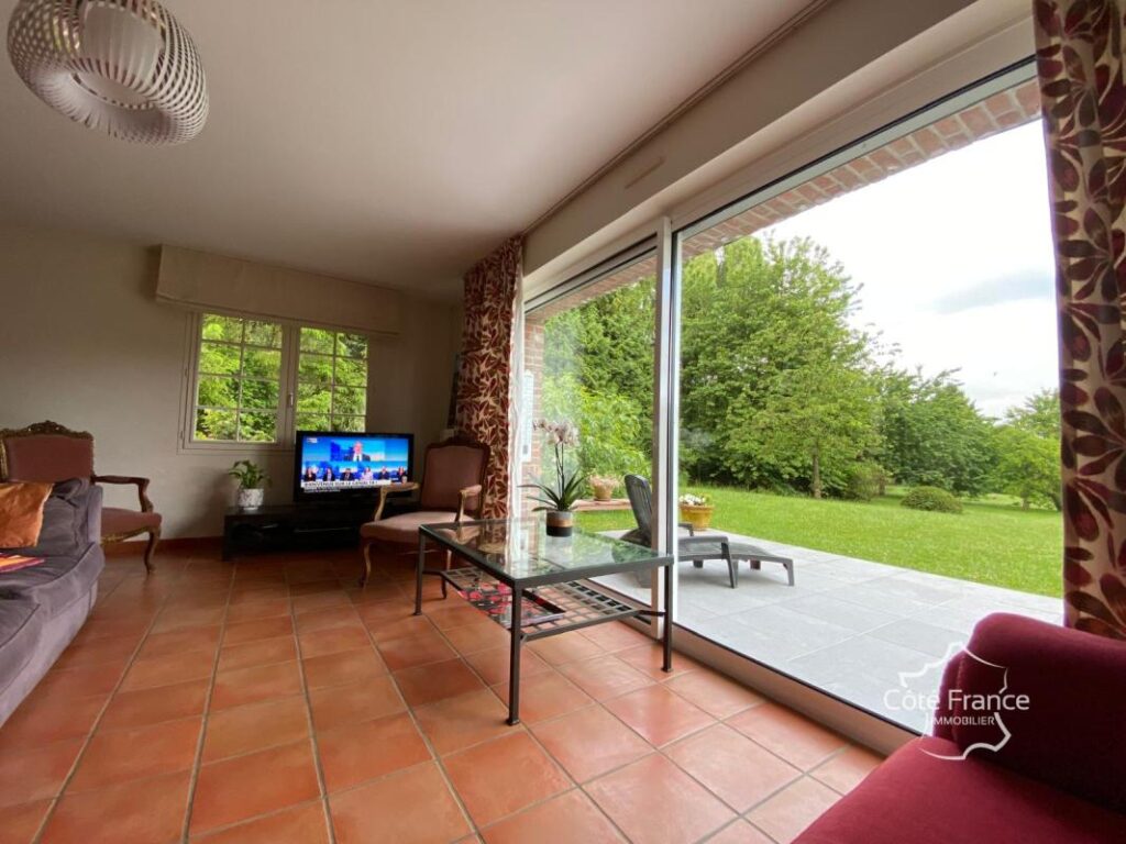 Villa dans un parc paysagé – 7 pièces – 5 chambres – 180 m²