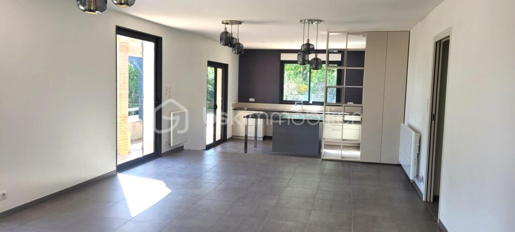 Belle maison 5 chambres avec piscine dans un écrin de verdure à 10 minutes de Montauban – 6 pièces – 5 chambres – 145 m²