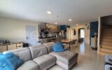 A VENDRE VILLA DEUX FACES TRAVERSANTE DE 94M² SUR TERRAIN DE 214M² A LATOUR BAS ELNE – TROIS CHAMBRES – DEUX PIECES D EAU – DEUX TOILETTES – GARAGE TRAVERSANT – 5 pièces – 3 chambres – 87 m²