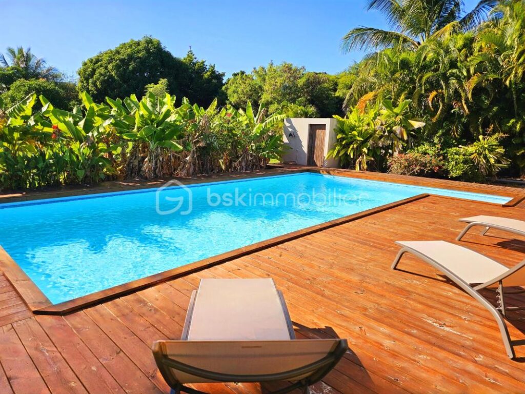 MAISON ET BUNGALOW T2 PROCHE MER – 6 pièces – 4 chambres – 189 m²