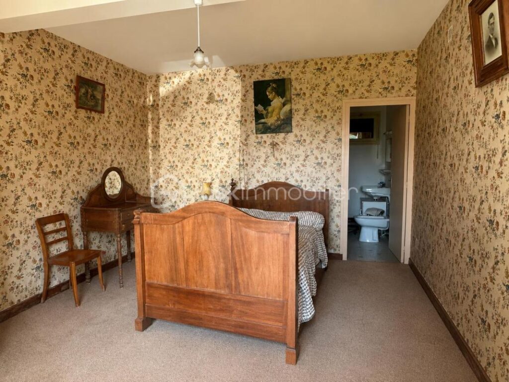 Maison de campagne à rénover – Vue Pyrénées – Fort potentiel – 4 pièces – 3 chambres – 84 m²