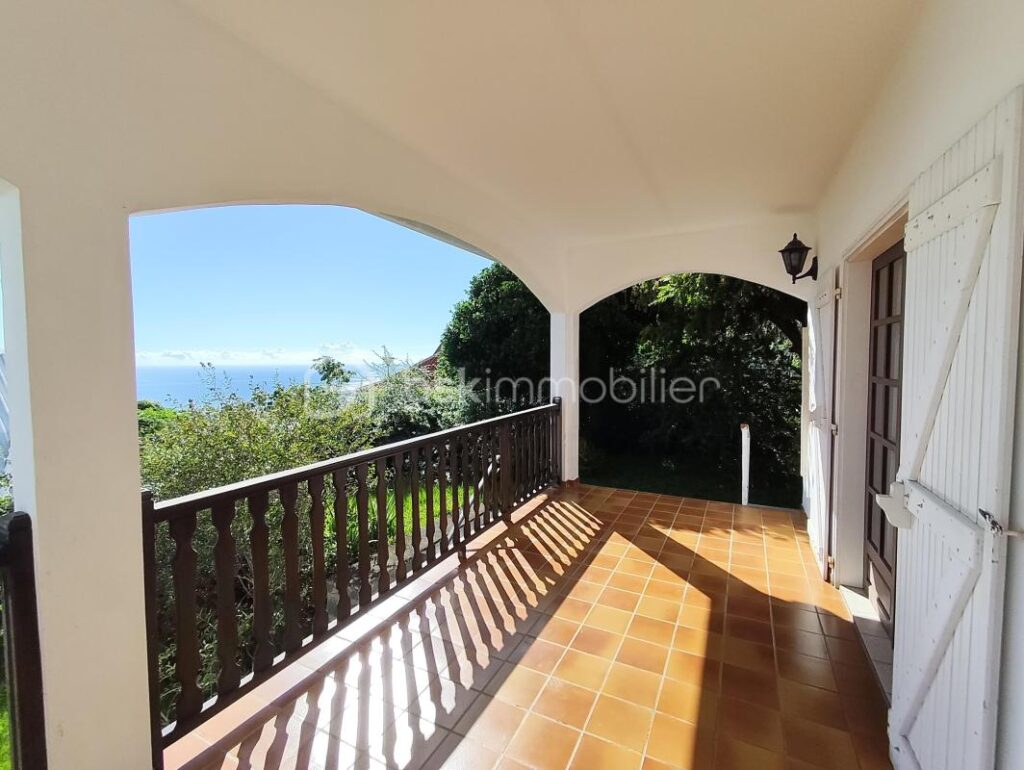 ✨ Maison avec vue mer à Mongaillard, Saint-Denis ✨ – 4 pièces – 3 chambres – 103 m²