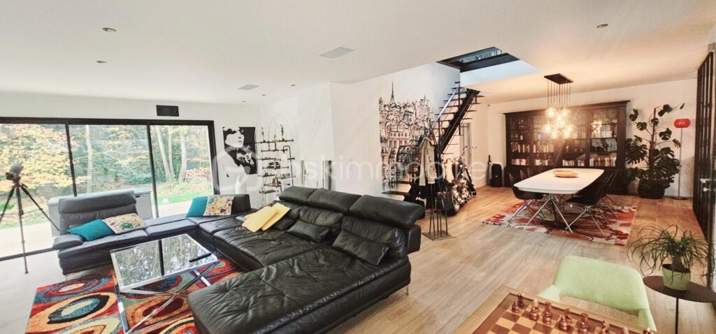 SUPERBE PROPRIETE DE 2021 AVEC SPA DE NAGE – 7 pièces – 4 chambres – 203 m²