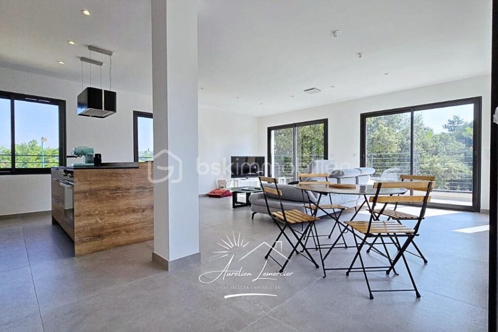 Villa 5 pièces de 147 m2 – Poulx – 5 pièces – 4 chambres – 147 m²