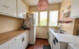 T4 Traversant 74m² à Rénover – 6e Étage – Vue Pins & aperçu Mer – Parking & Cave – 4 pièces – 3 chambres – 69 m²