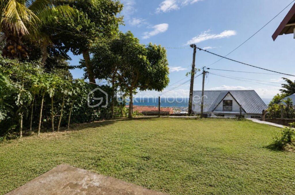 À VENDRE – 2 maisons jumelée avec vue mer pour le prix d&rsquo;une – NR pièces – 5 chambres – 214 m²