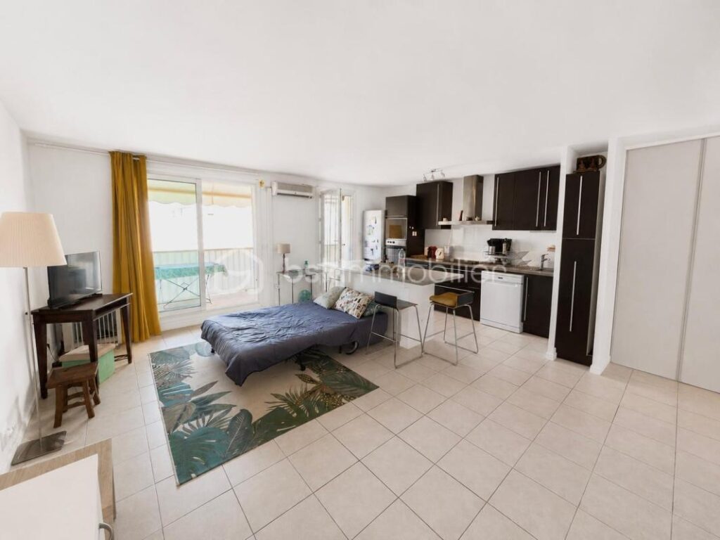 MOUANS-SARTOUX – APPARTEMENT 3 PCES – 62M² – PARKING – CALME – 5 MIN DU CENTRE A PIED – 3 pièces – 2 chambres – 62 m²
