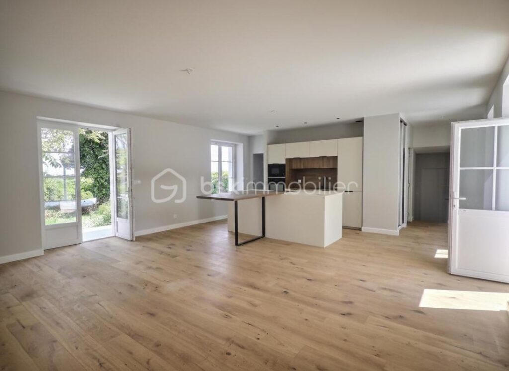 MAISON – 5 pièces – 3 chambres – 121 m²