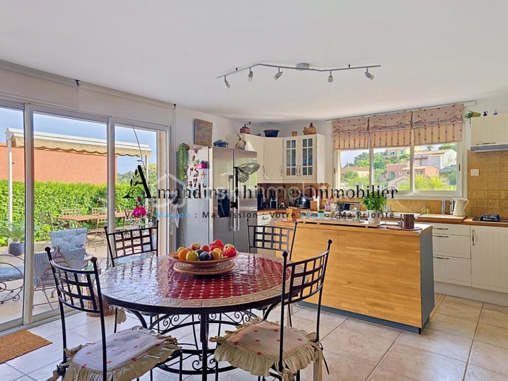 Villa familiale coup de coeur aux accents de vacances !! – 4 pièces – 4 chambres – 137 m²