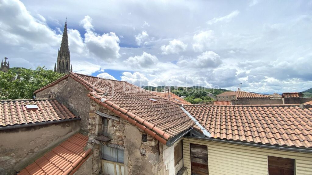 Appartement T4 rénové – 78 m² – Dernier étage – Proximité immédiate centre-ville Saint-Affrique – 4 pièces – 3 chambres – 78 m²