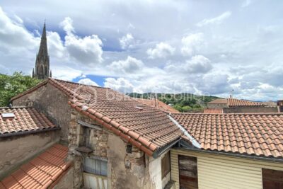 Appartement T4 rénové – 78 m² – Dernier étage – Proximité immédiate centre-ville Saint-Affrique – 4 pièces – 3 chambres – 78 m²