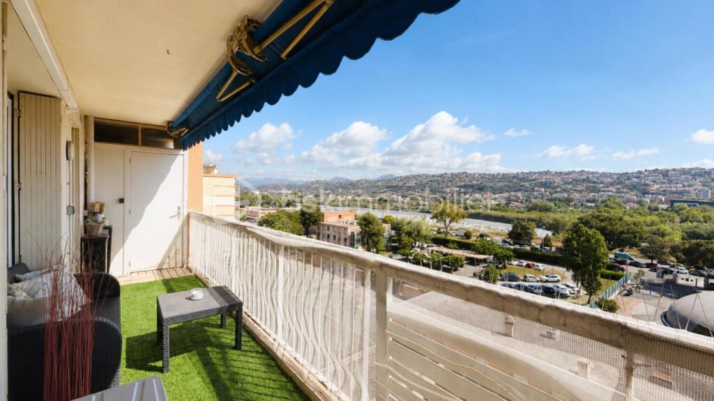 3 pièces vue dégagée cave et parking – 3 pièces – 2 chambres – 74 m²